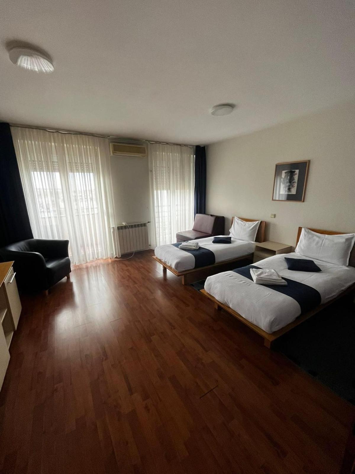 Garni Hotel Belvedere Lux Кралево Экстерьер фото